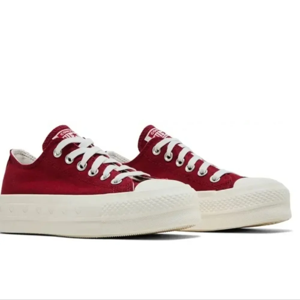 Converse Chuck Taylor All Stars Lift Platform Low Valentine's‎ Day 2025 Sneakers